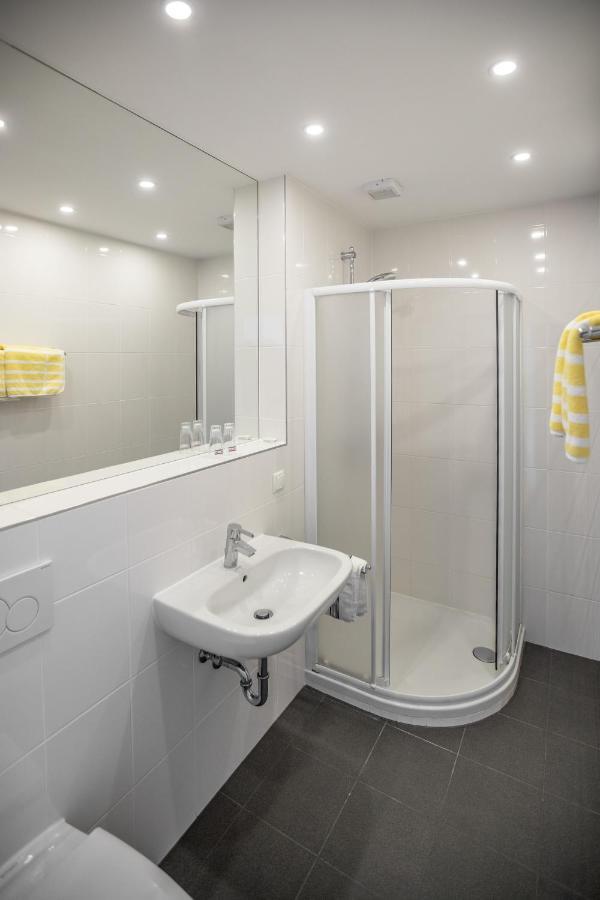 Hotel Reineldis Мурекк Екстер'єр фото